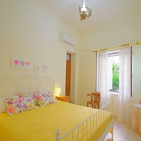 بيت للعطل Old Town House Near The ريثيمنو